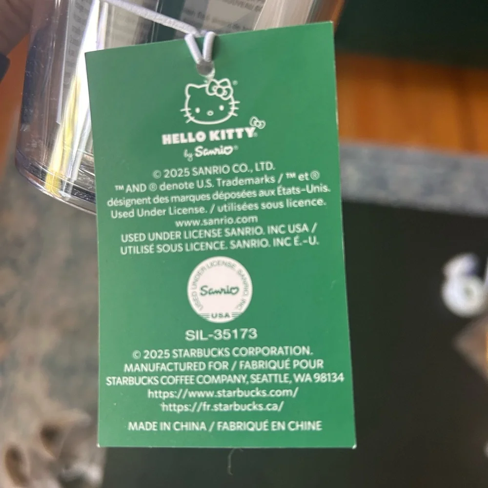 Hello Kitty x Starbucks Tumbler with Green Lid & Straw - Picture 4 of 6